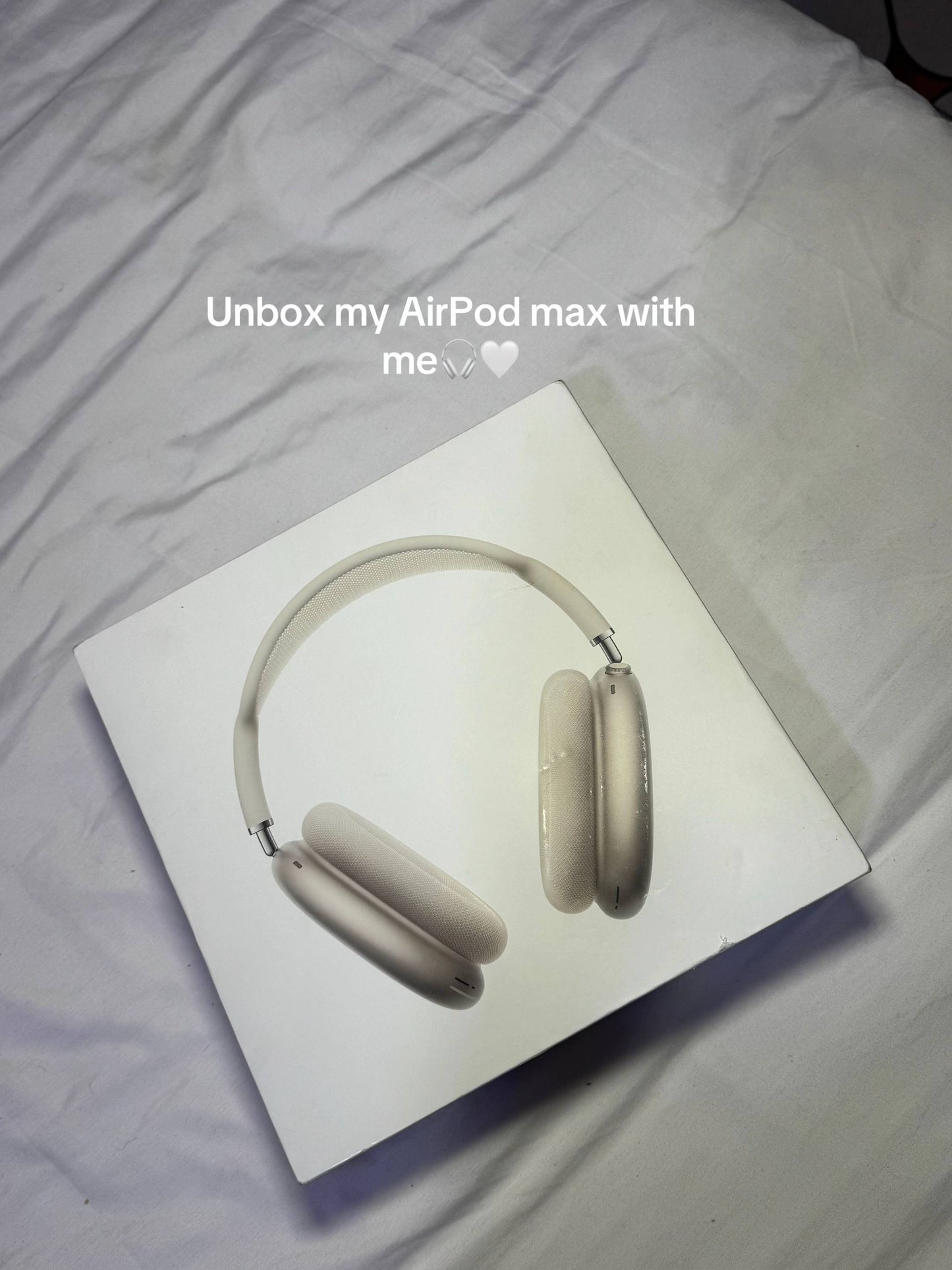 Premium Wireless Over-Ear Headphones – Noise-Cancellation, High-Fidelity Sound & Comfort Design